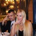 Филипп Киркоров увлекся фастфудом, аттракционами и блондинкой Филипп Киркоров увлекся фастфудом, аттракционами и блондинкой