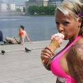 Порнозвезда Каролин Бергер умерла на операции по увеличению груди Порнозвезда Каролин Бергер умерла на операции по увеличению груди